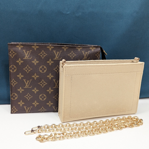 ✨Louis Vuitton✨ Toiletry 26 Brown monogram pouch. Very Good Condition - Picture 4 of 15